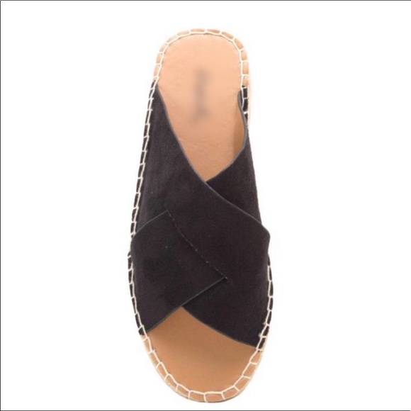 Last Pair🔥🔥New! Black X Band Sandals - Picture 2 of 7